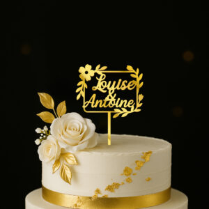 Faites briller votre gâteau de mariage avec ce topper romantique et personnalisé, décoré de fleurs délicates et de feuillage naturel. Les prénoms sont joliment découpés pour refléter l’amour et l’élégance du grand jour.